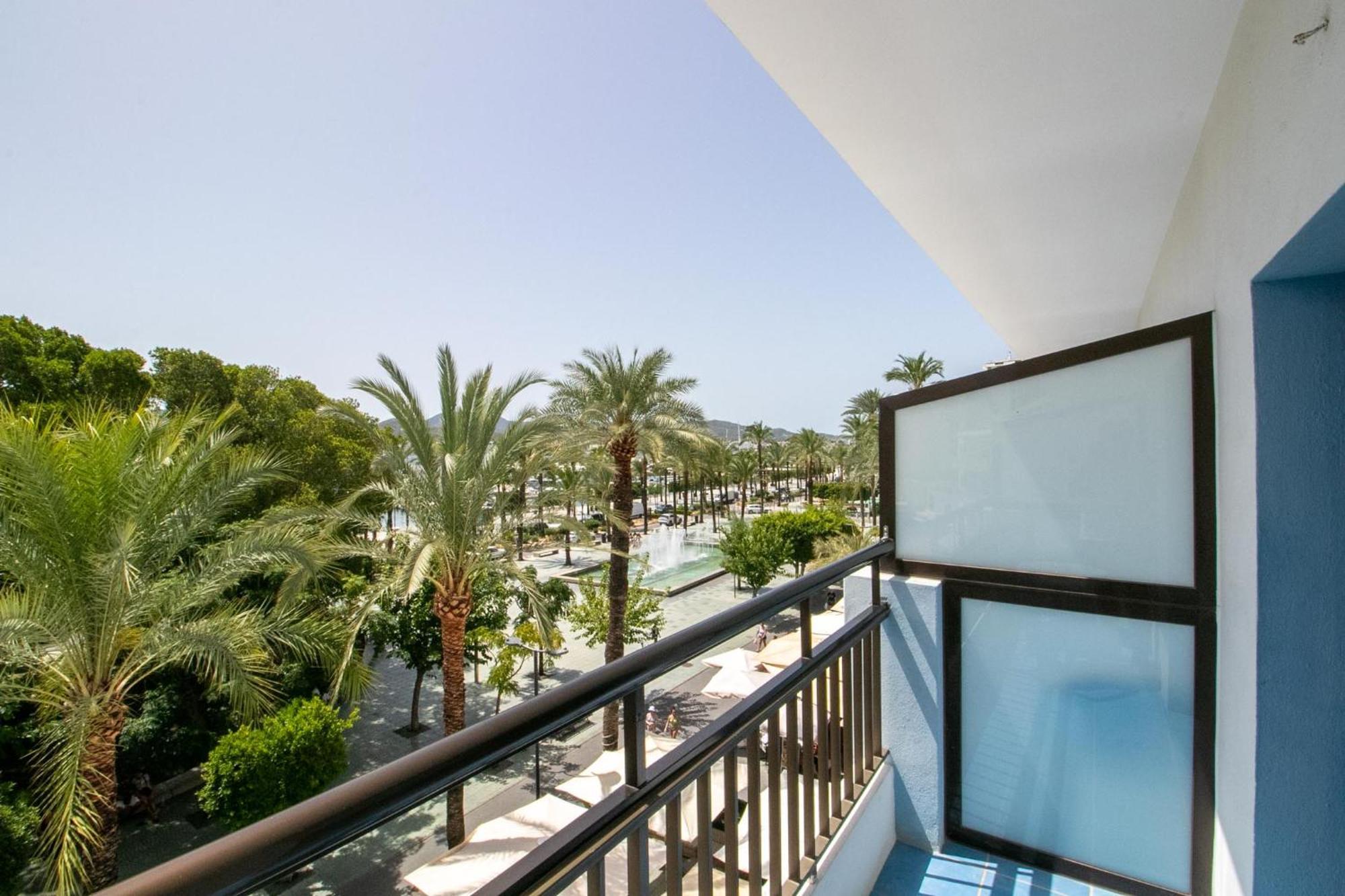 The Blue Apartments - Adults Only San Antonio  Exterior photo